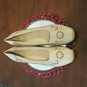 Beige Cut-Out Comfort Shoes (11 Wide)